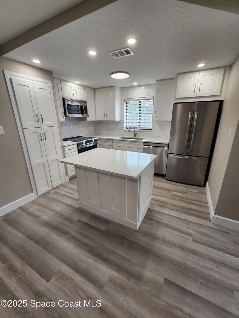 304 Wilson Avenue - Photo 4