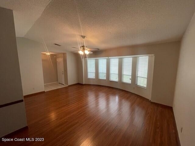 356 Pipit Street Ne - Photo 9