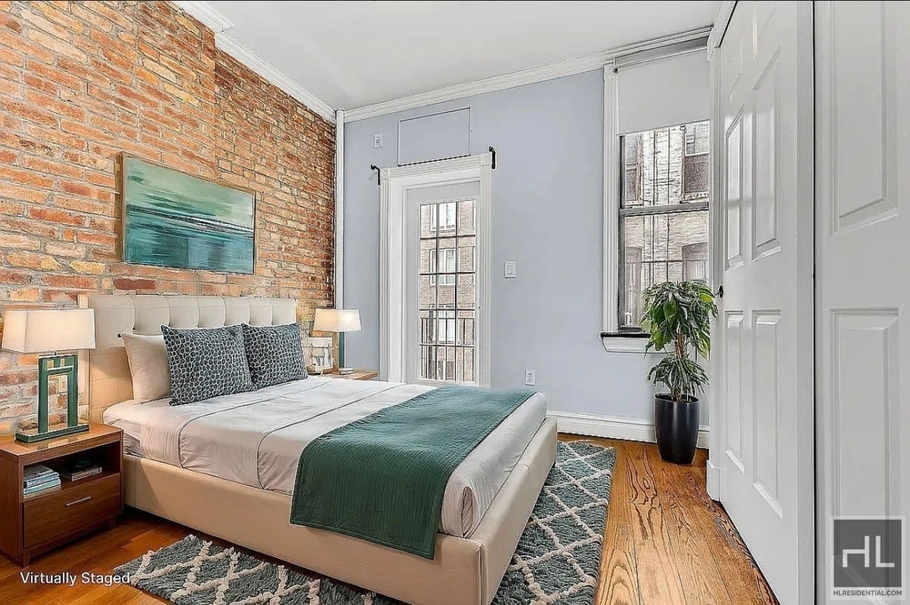 W 52nd St. - Photo 2