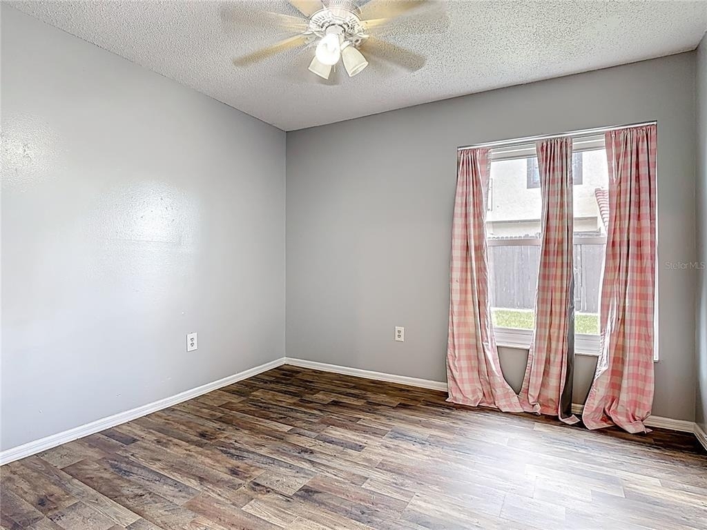 571 Hunter Circle - Photo 11