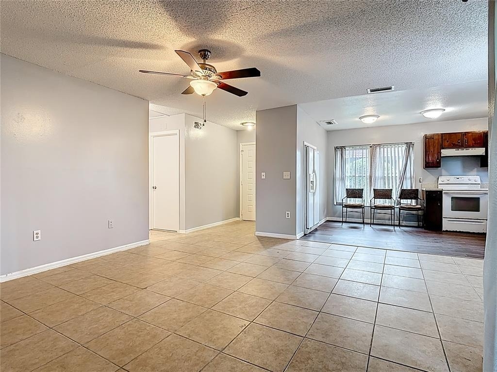 571 Hunter Circle - Photo 6