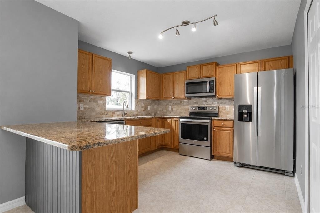 402 Bridgewater Court - Photo 1