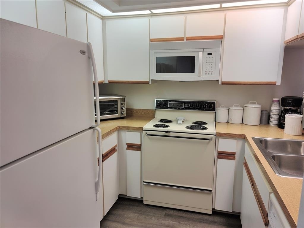 650 Bird Bay Drive E - Photo 25