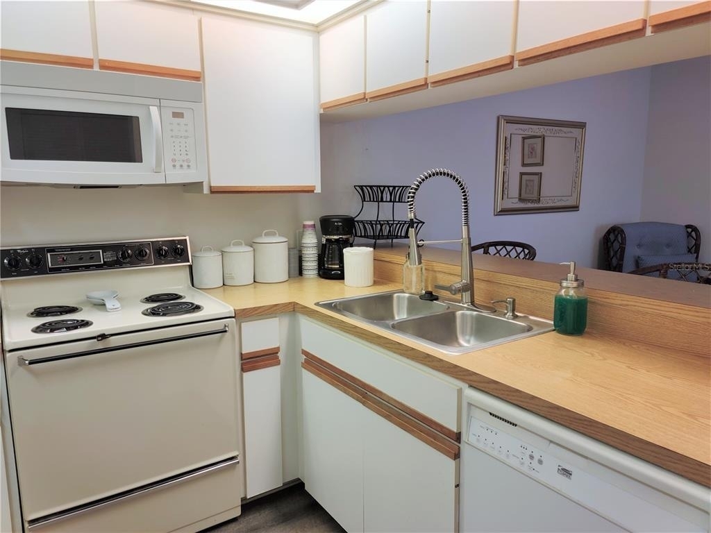 650 Bird Bay Drive E - Photo 26