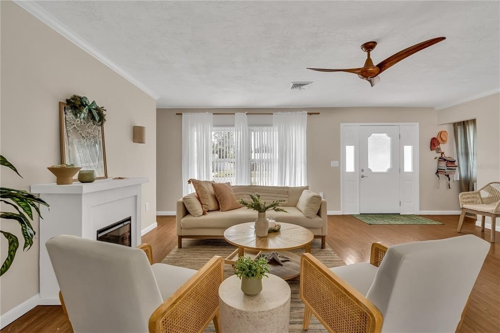 2449 Breakwater Circle - Photo 2