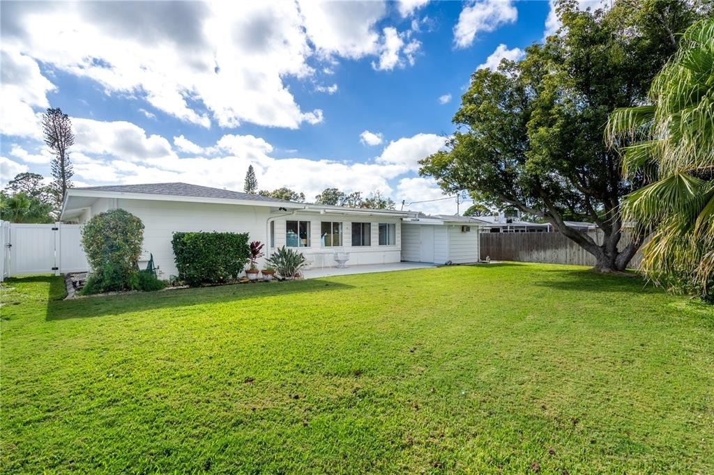 2449 Breakwater Circle - Photo 10