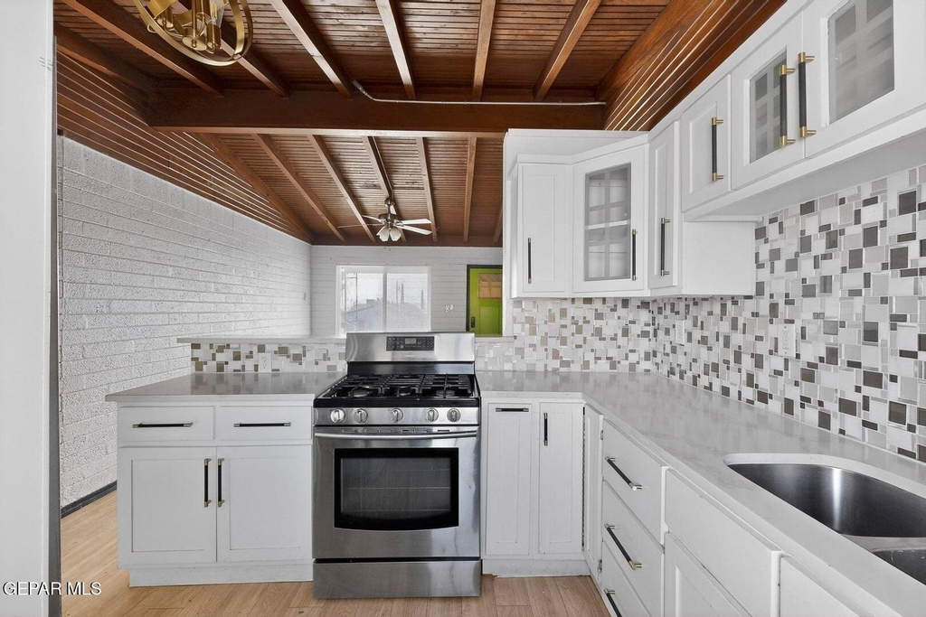 6203 Trowbridge Drive - Photo 9