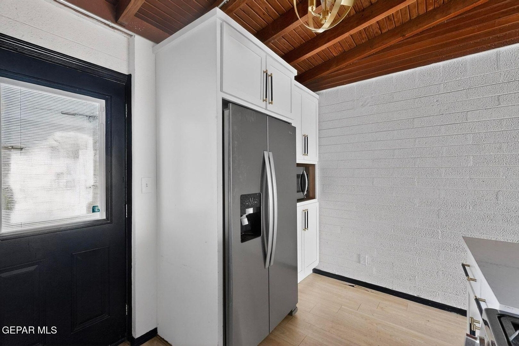 6203 Trowbridge Drive - Photo 8