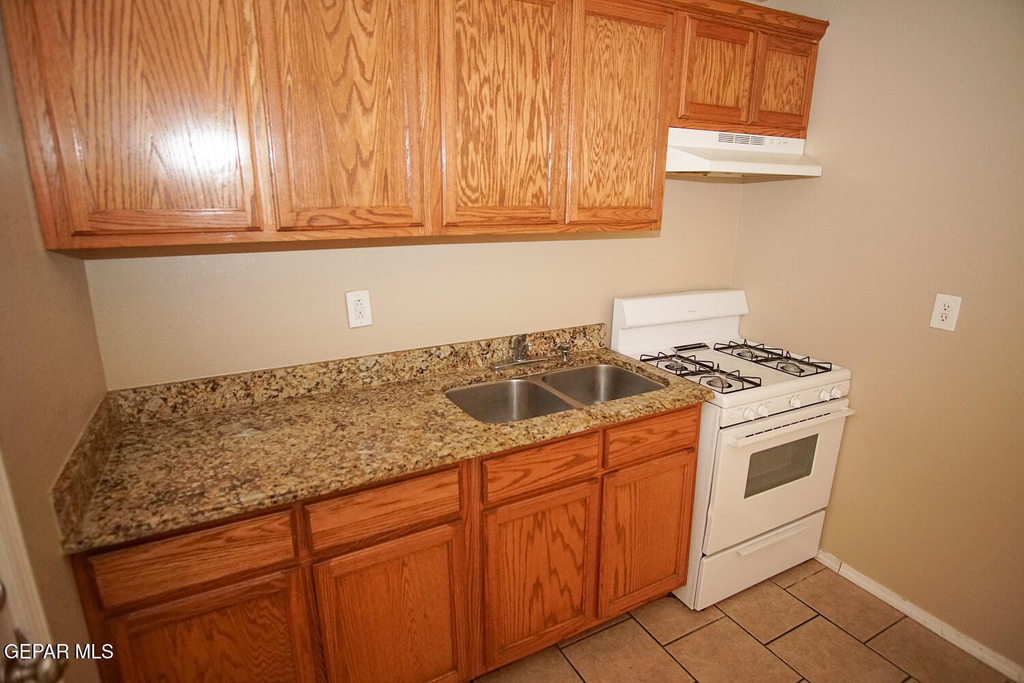 8612 Lawson Street - Photo 5