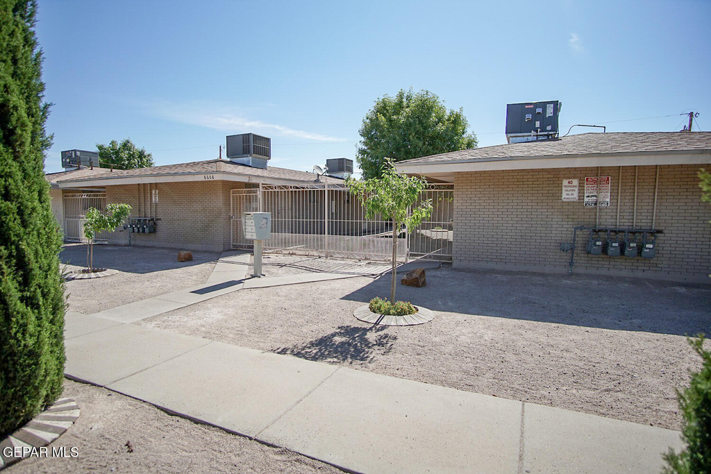 8612 Lawson Street - Photo 0