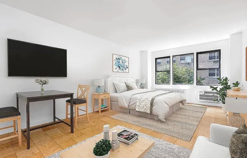  East 46th Street - Photo 2