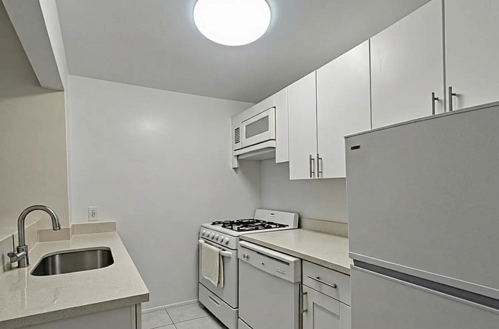 East 82nd Street - Photo 1