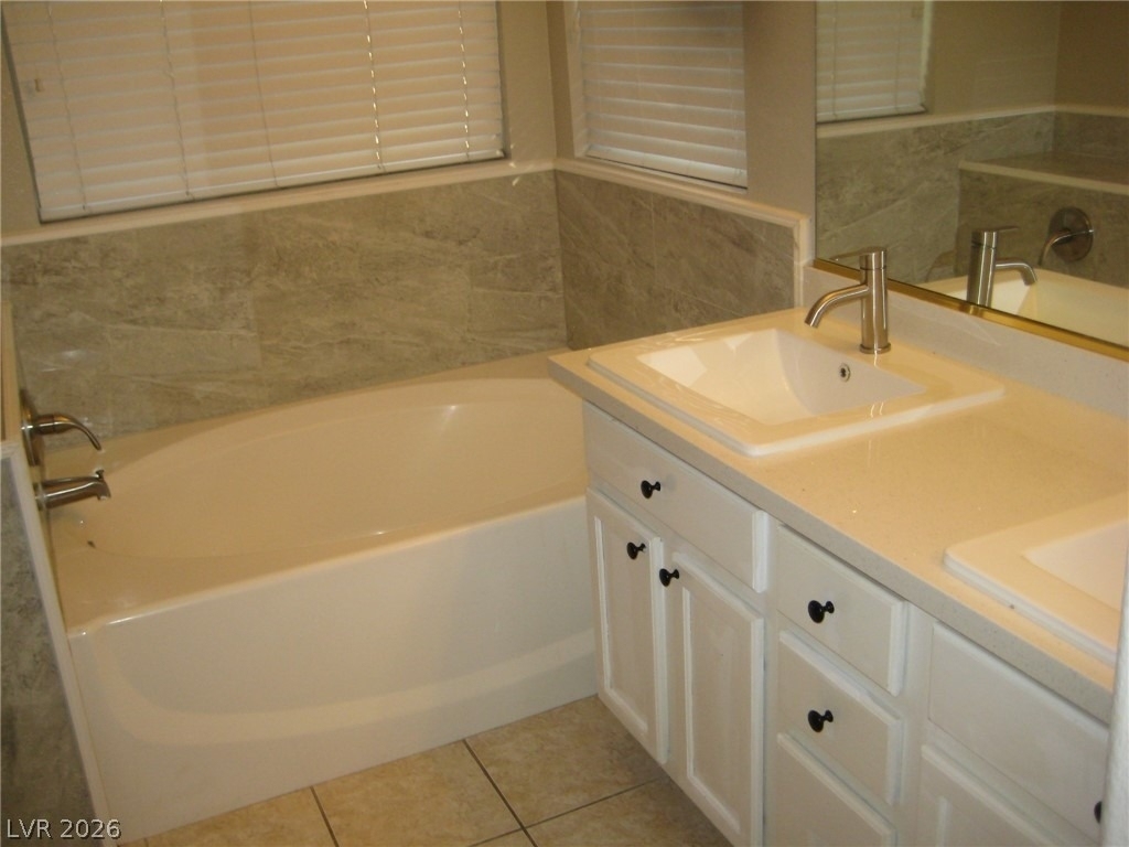 875 Hollandsworth Avenue - Photo 15