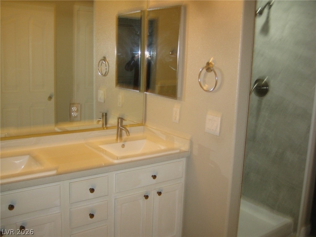 875 Hollandsworth Avenue - Photo 14