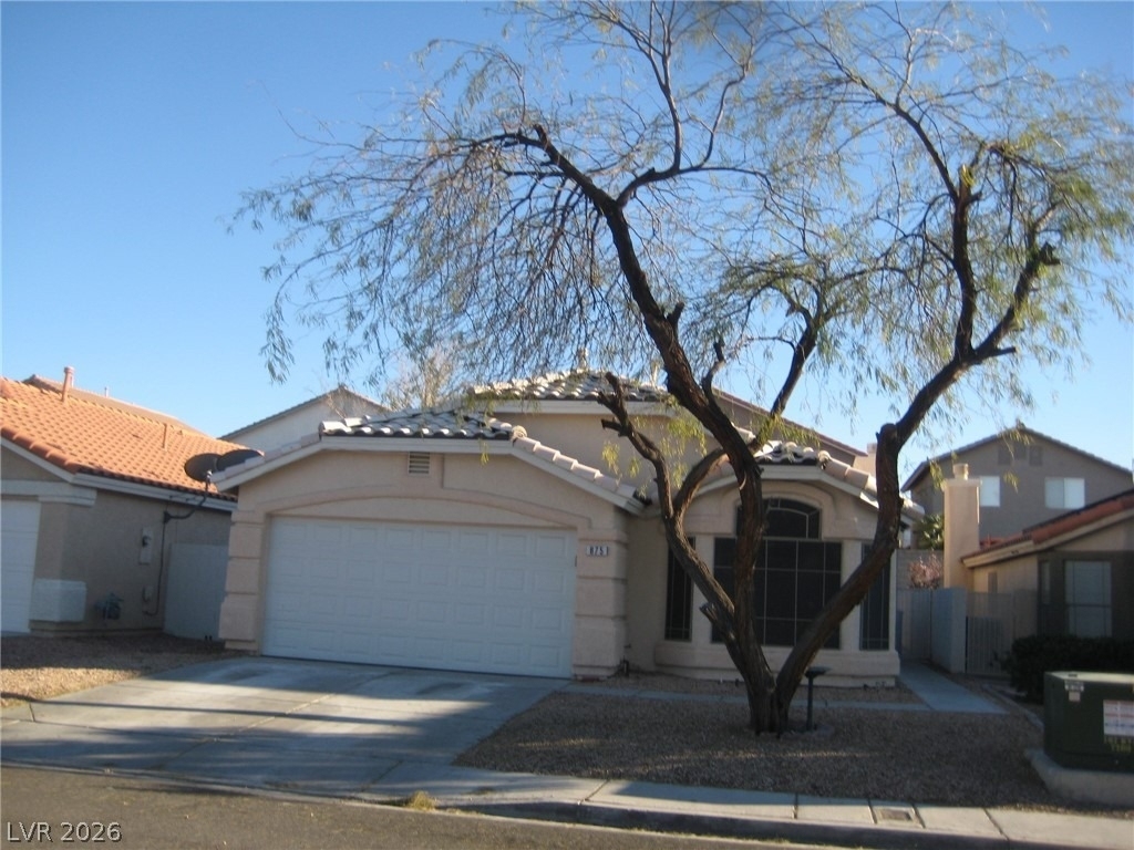 875 Hollandsworth Avenue - Photo 0