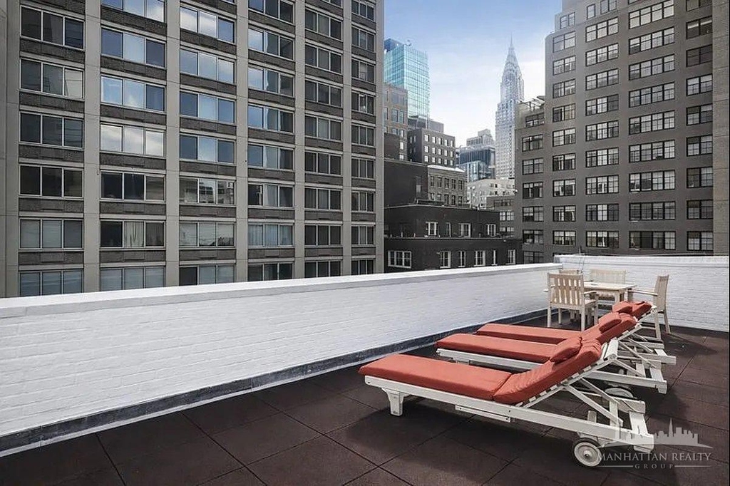 E 46th St - Photo 6