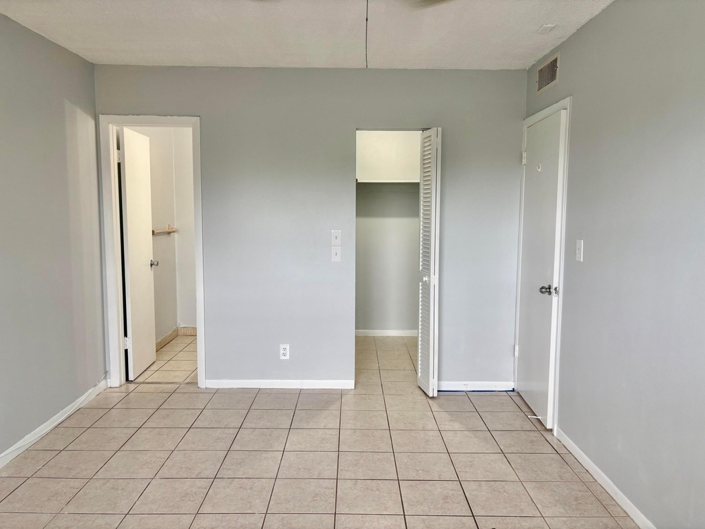 5300 Washington Street - Photo 9