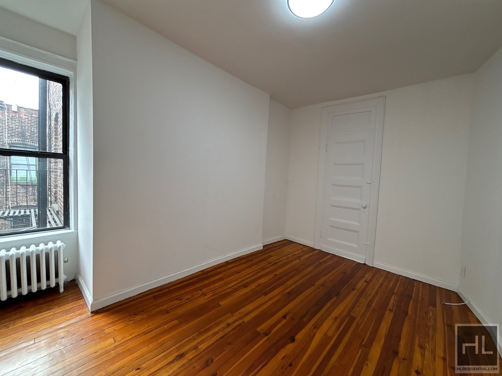 York Avenue - Photo 6