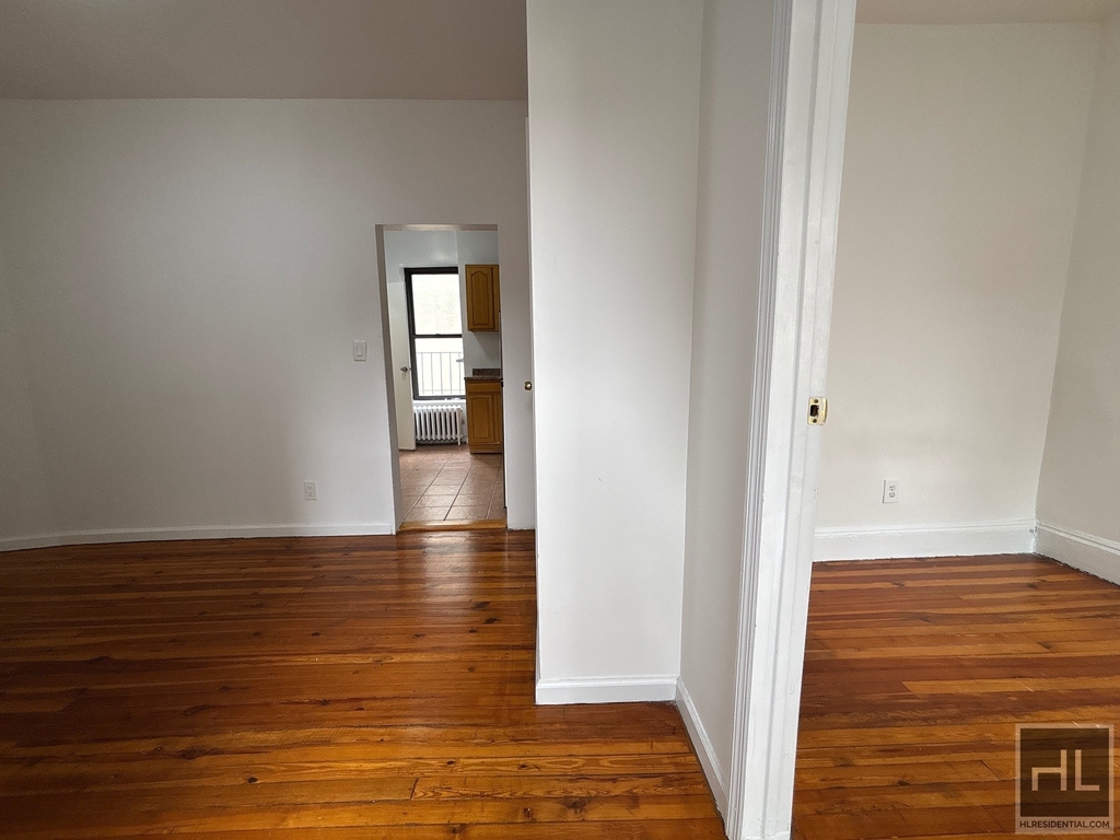 York Avenue - Photo 1