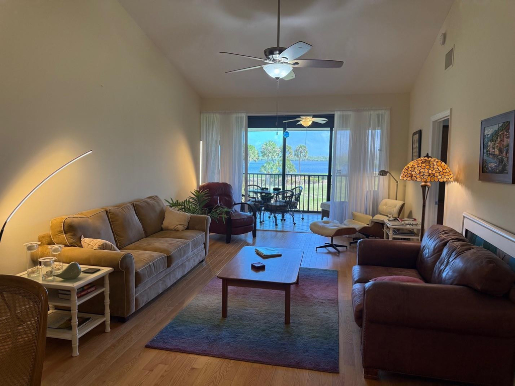 6102 Se Landing Way - Photo 4