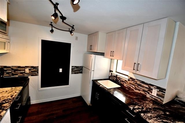 3121 Sondra Drive - Photo 4