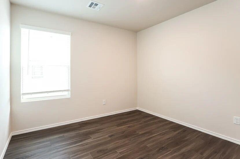 2003 Crimson Lake Boulevard - Photo 5