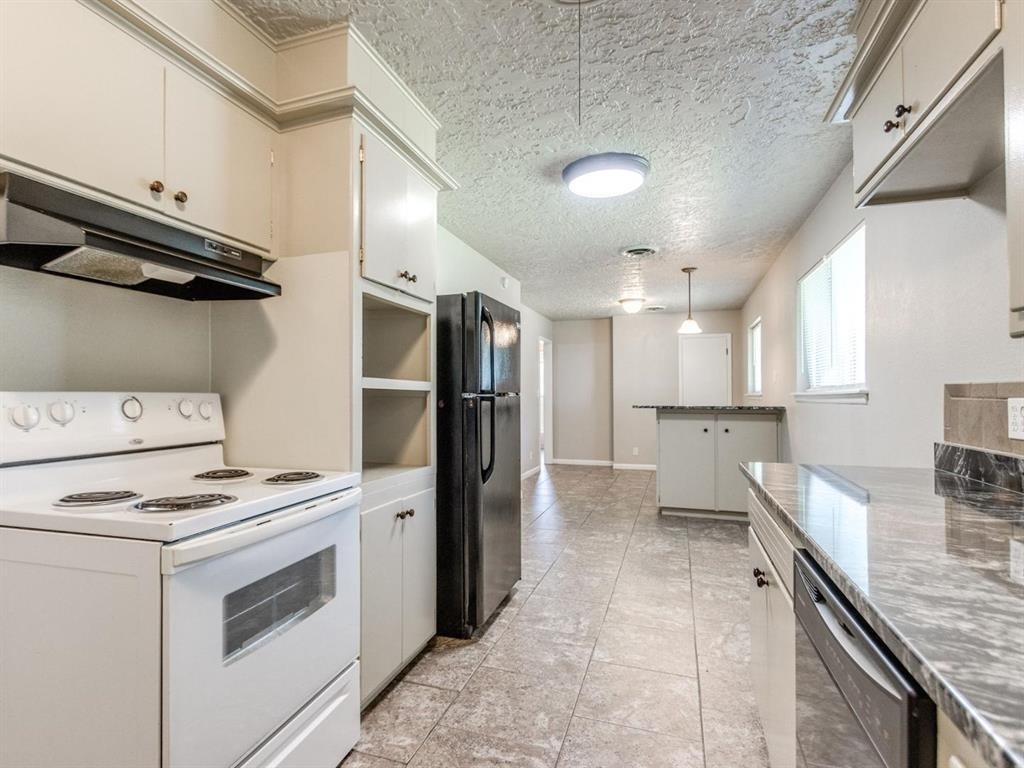 208 Thompson Drive - Photo 11