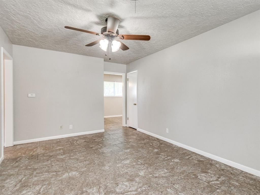 208 Thompson Drive - Photo 7
