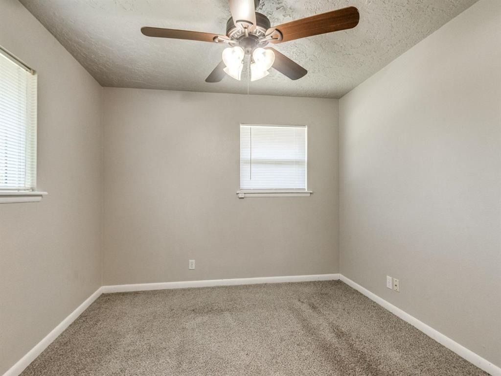 208 Thompson Drive - Photo 17