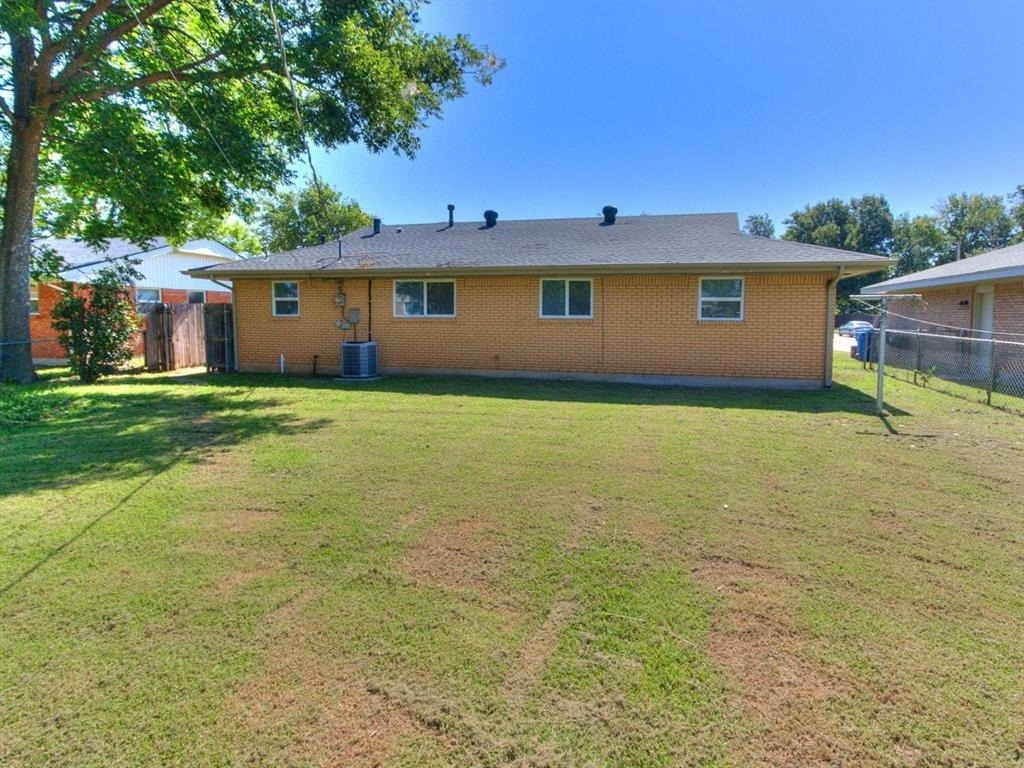 208 Thompson Drive - Photo 19