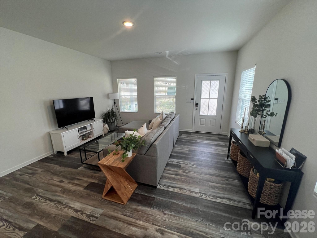 19505 Meridian Street - Photo 1