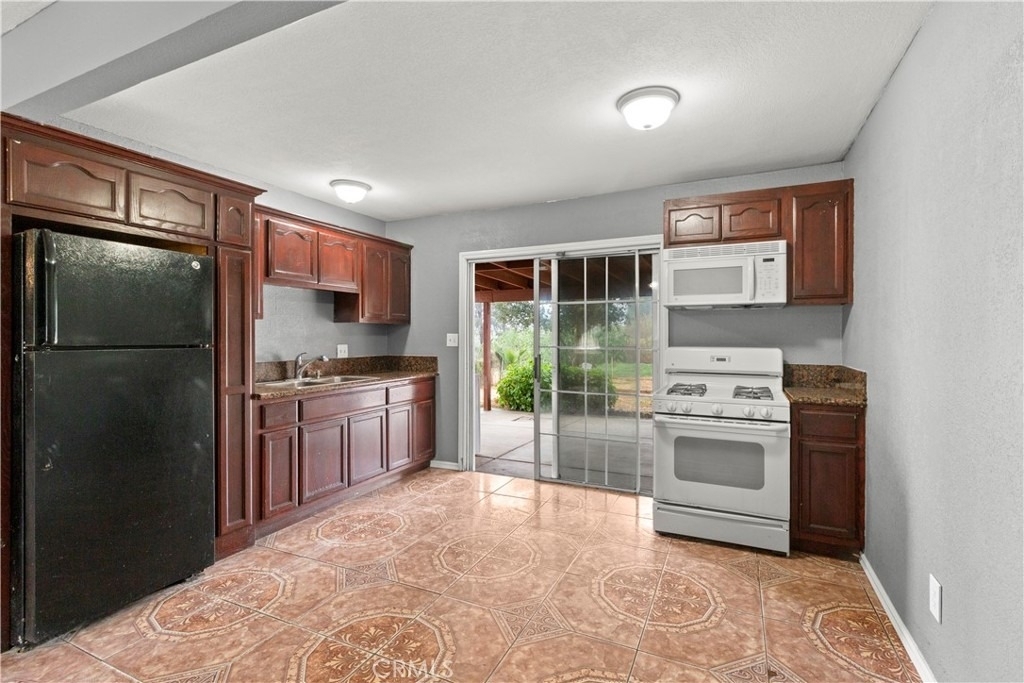 28595 Avenida Gaviota - Photo 1