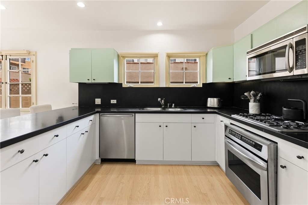 708 Westbourne - Photo 9