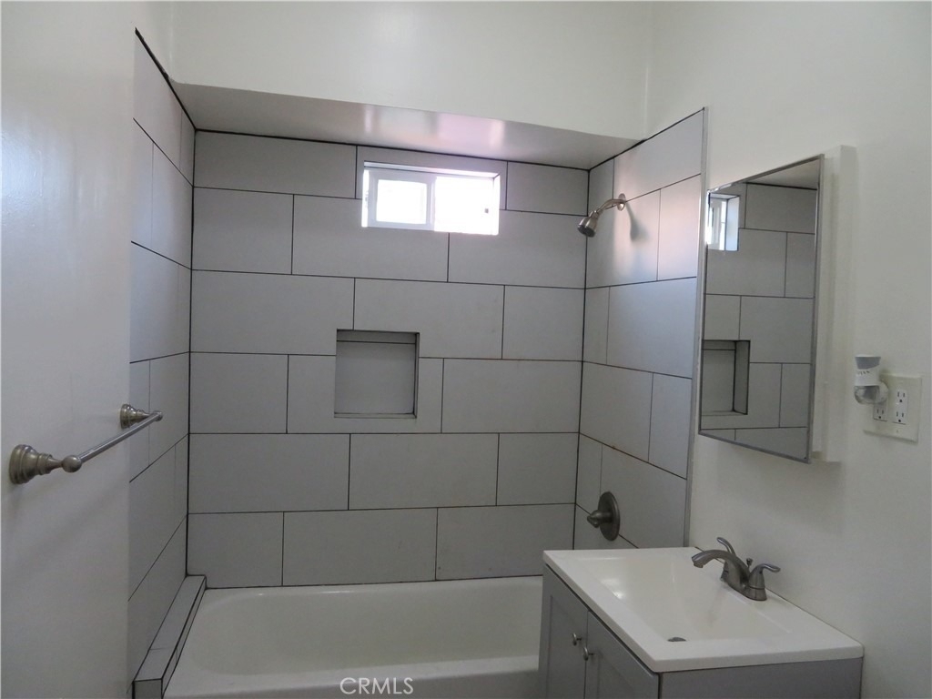 3923 S Normandie - Photo 9