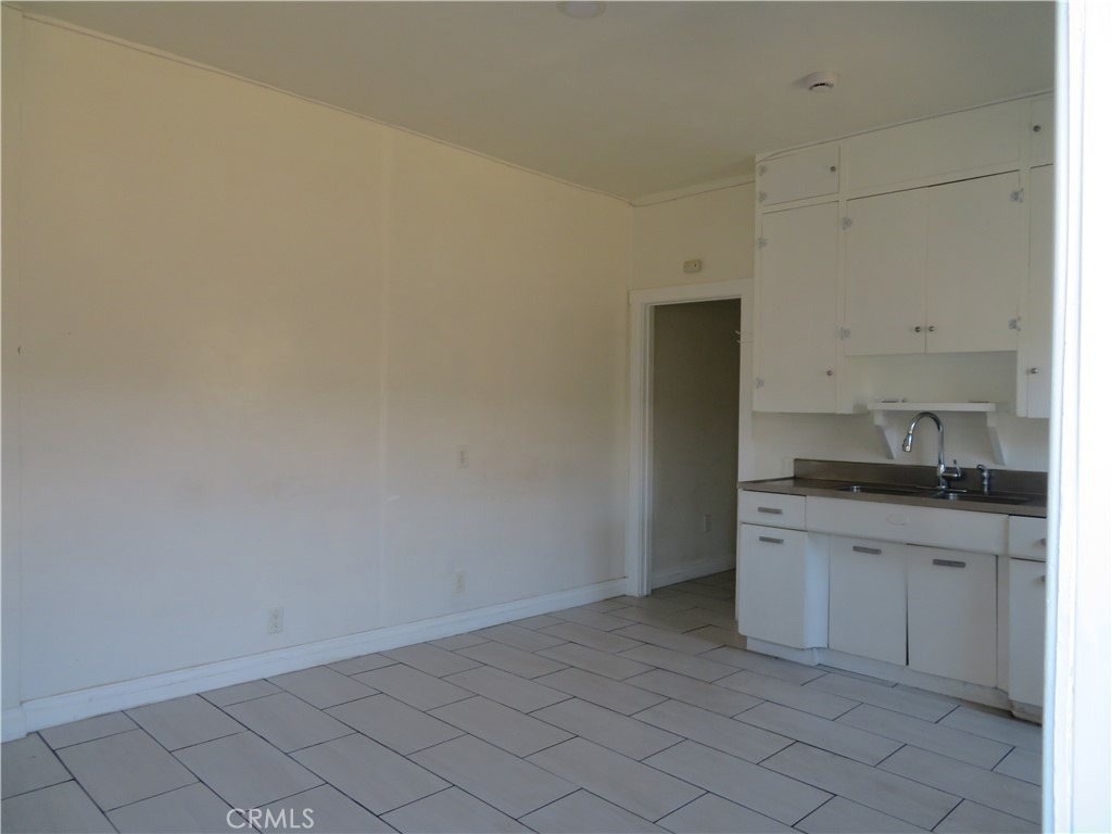 3923 S Normandie - Photo 2
