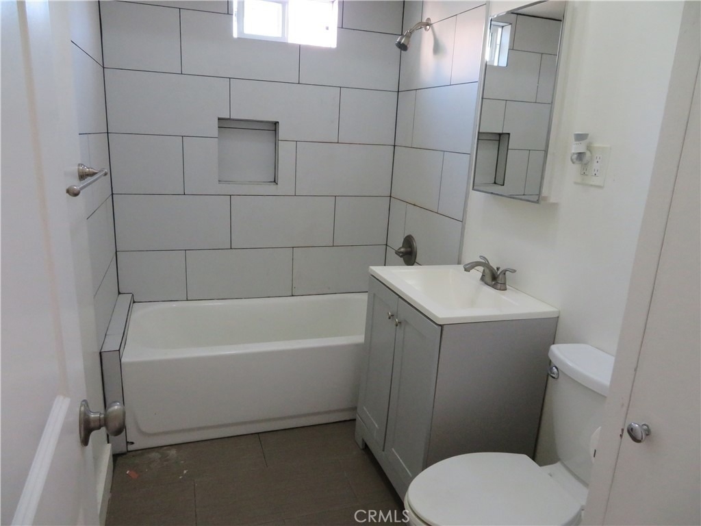3923 S Normandie - Photo 11