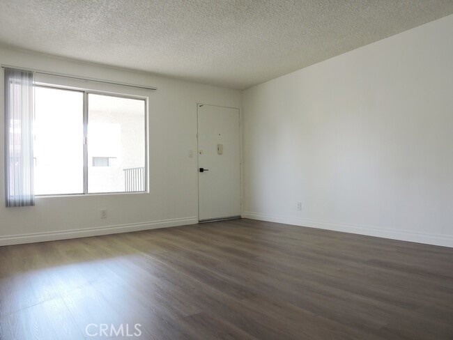 755 E Date - Photo 8