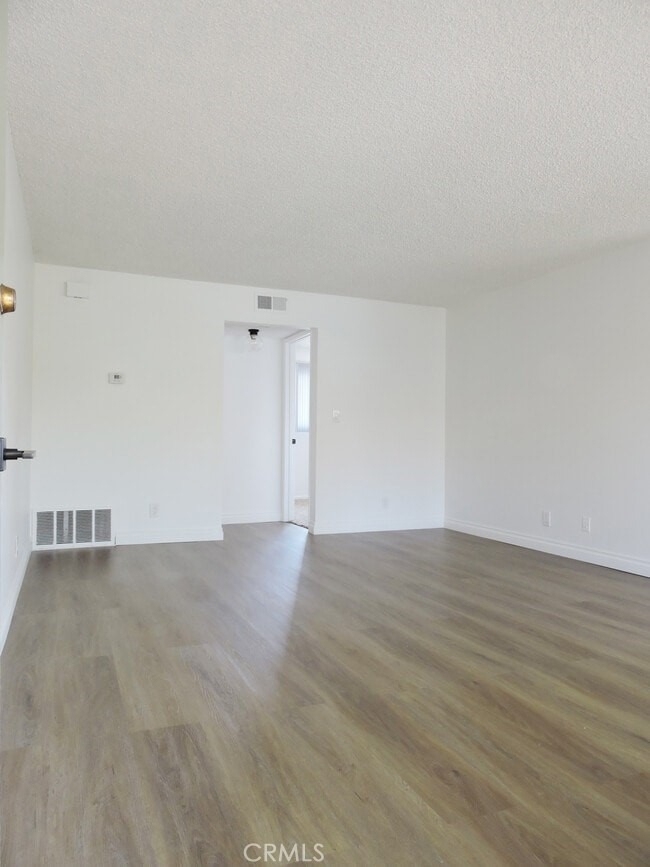 755 E Date - Photo 7