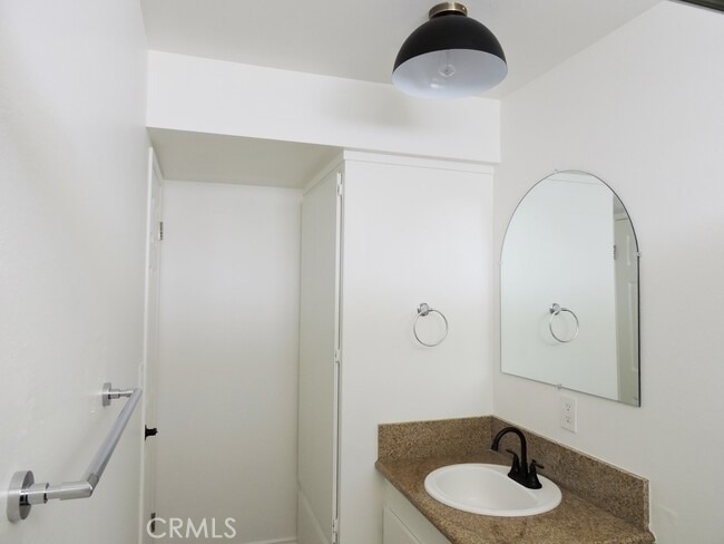 755 E Date - Photo 12