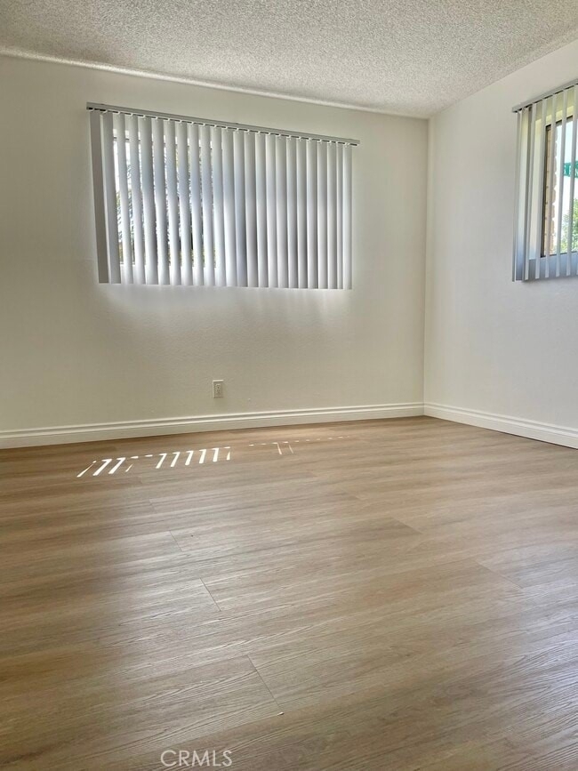 755 E Date - Photo 15