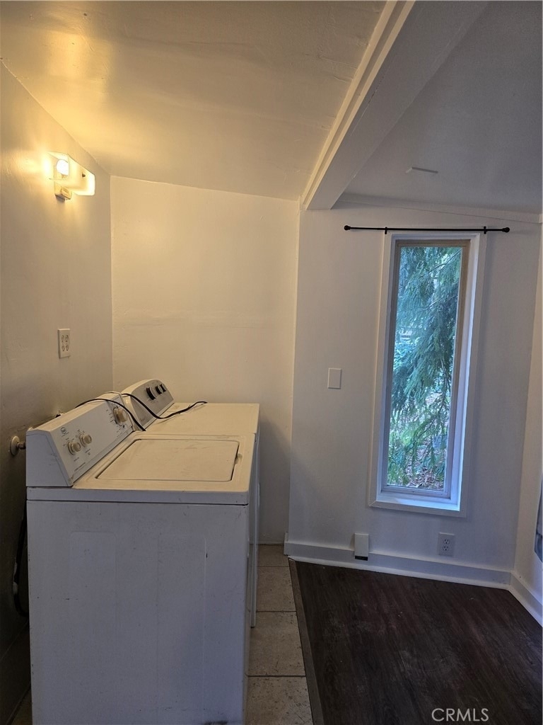 22903 Laurel - Photo 2