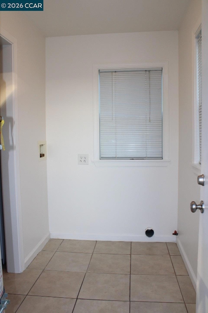 827 33rd St - Photo 14