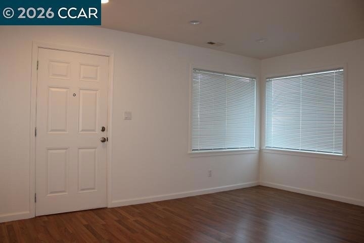 827 33rd St - Photo 2
