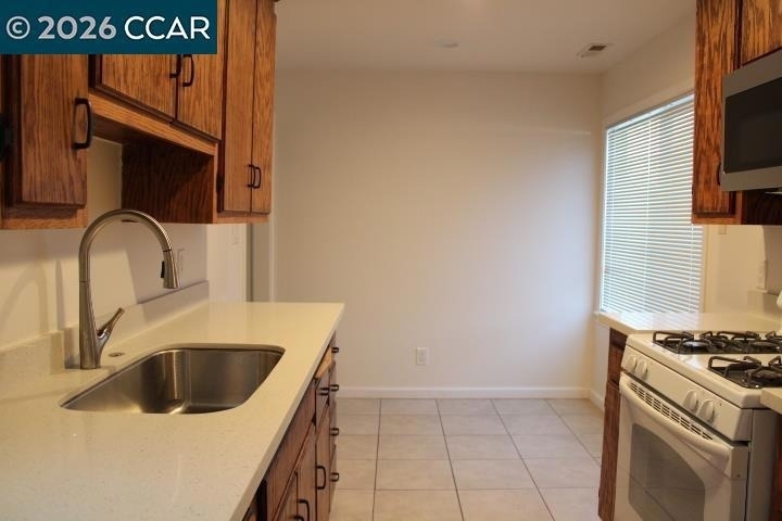 827 33rd St - Photo 7