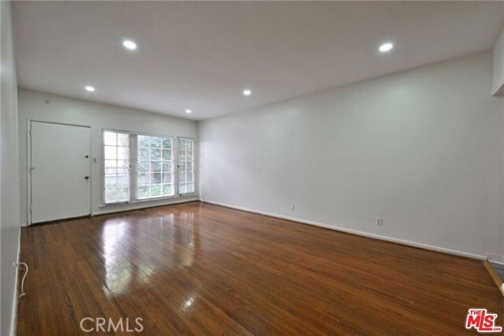 149 S Crescent Drive - Photo 3