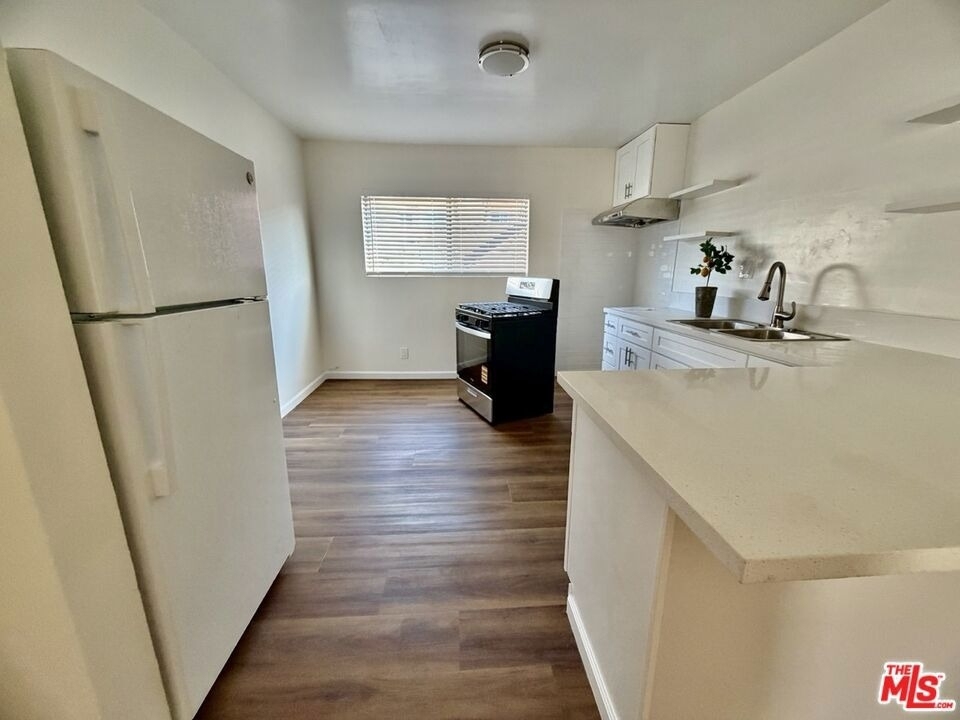 829 Alpine Street - Photo 1
