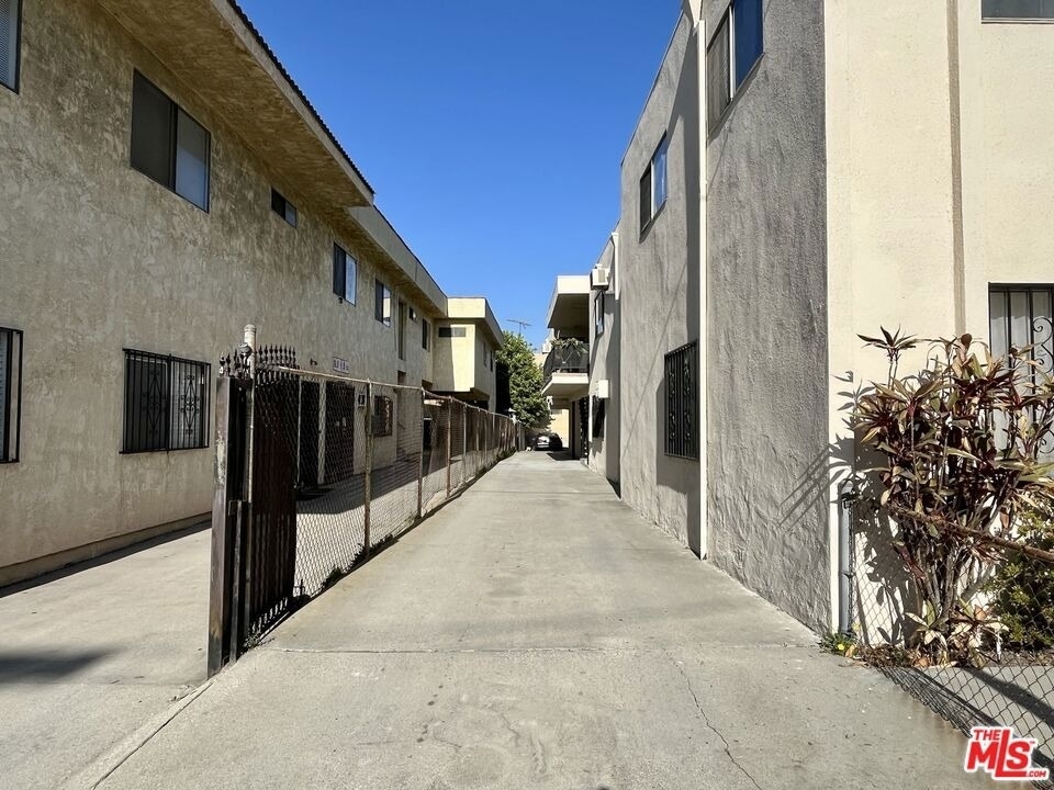 829 Alpine Street - Photo 11