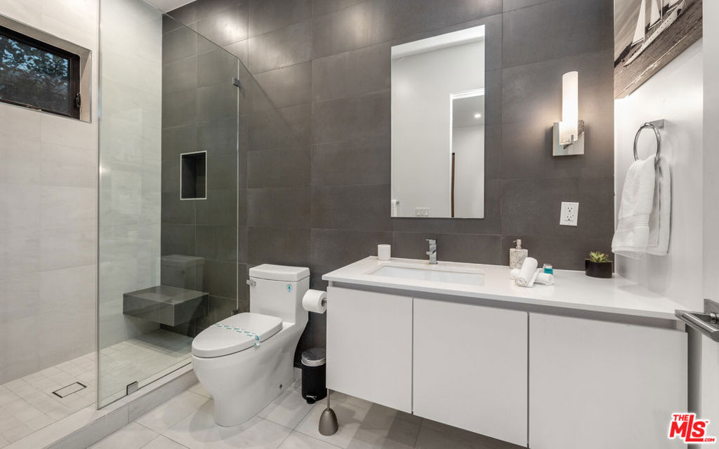 523 N Harper Avenue - Photo 24
