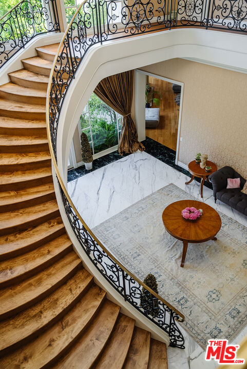 24 Beverly Park Terrace - Photo 3