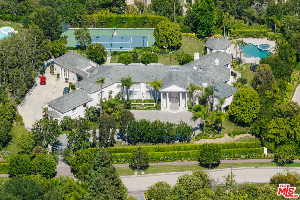 24 Beverly Park Terrace - Photo 10